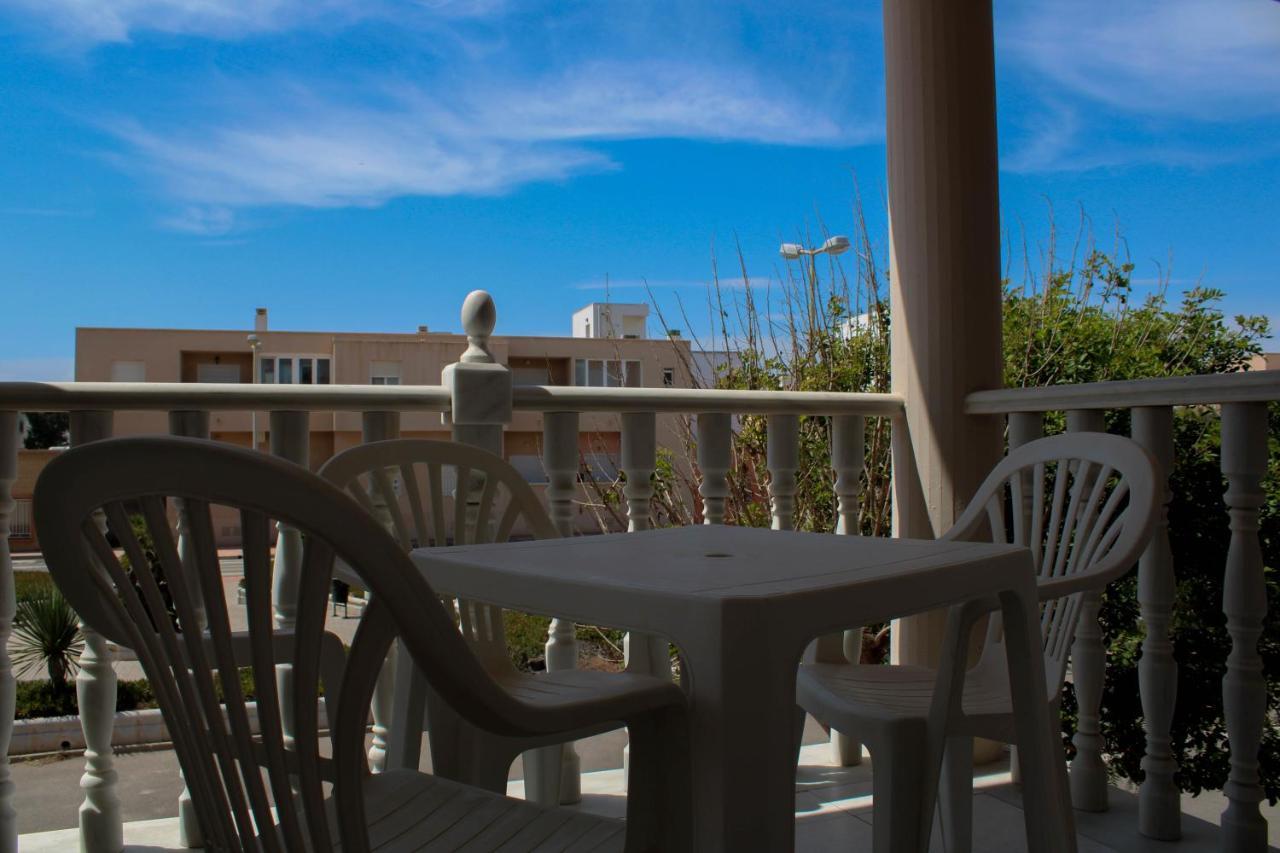 Hostal Las Dunas Cabo De Gata Екстер'єр фото